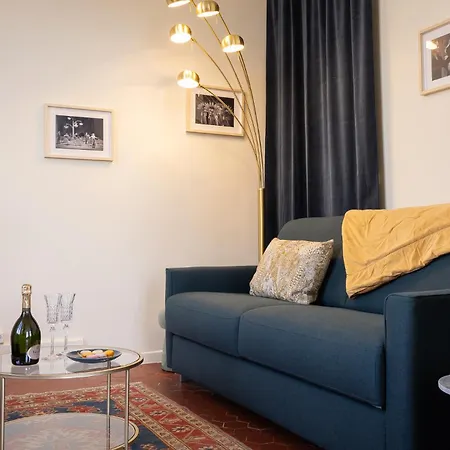 Apartment Intra-muros, Vue Palais Des Papes Avignon
